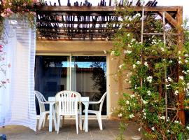 Maison de village - triangle NIMES - UZES - ALES，位于Moussac的酒店