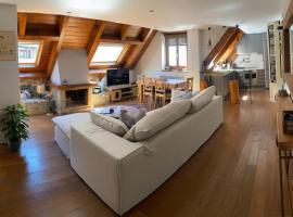 DUPLEX con encanto en Bagergue y guarda esquíes，位于Bagergue的酒店