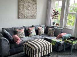 Central St Andrews 2 bed apartment，位于圣安德鲁斯的酒店