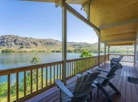 Wapato Lake Waterfront Retreat