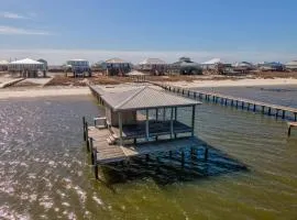 BayFront, white sandy beach. Pier, gulf beach across street