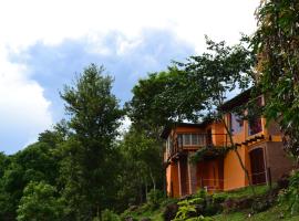 Amaraka Lodge，位于Leandro N. Alem的自助式住宿