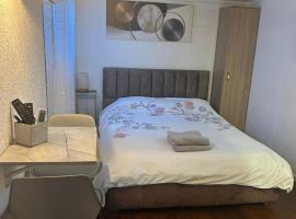 קאסה גומז，位于Kiryat Ekron的酒店