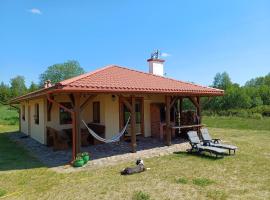 Szwałk Borecka - z sauną i balią, nad jeziorem，位于Szwalk的酒店