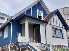 Blue House Central e Aconchegante，位于拉热斯的酒店