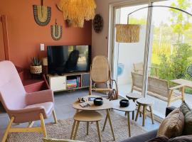 Le Clos Du Moulin 4 - Maison, jardin, 3 chambres, près d'Avignon en Provence，位于索尔古河畔的恩特莱奎斯的酒店