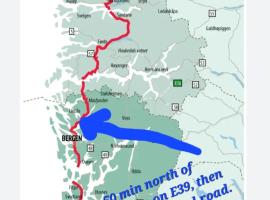 Sleep Over，位于Eiknes的酒店