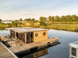 Gorgeous Ship In Ophoven With Lake View，位于Ophoven的船屋