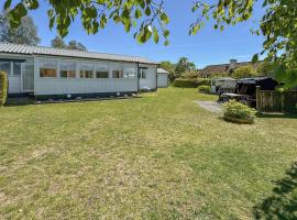 3 Bedroom Amazing Home In Sölvesborg，位于瑟尔沃斯堡的酒店