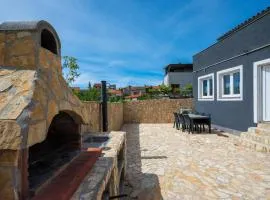 3 Bedroom Nice Home In Vodnjan