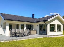 3 Bedroom Cozy Home In Gotlands Tofta，位于托弗塔的酒店