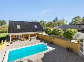 Cozy Home In Gilleleje