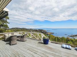 Nice Home In Tjodalyng With Kitchen，位于Ula的酒店