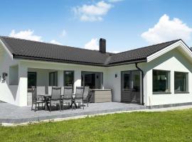 3 Bedroom Cozy Home In Gotlands Tofta，位于托弗塔的酒店