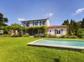 Maison à Maussane-les-Alpilles avec piscine, jardin privé et à 2 pas du village - FR-1-599-106