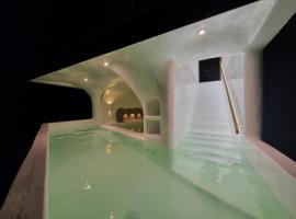 Maranatha. Grotto & Boutique+Hydrotherapy，位于佩雷拉的酒店