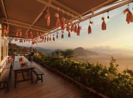 THỎ NON GARDEN CLOUDY OCEAN VIEW，位于Blao Srê的山林小屋