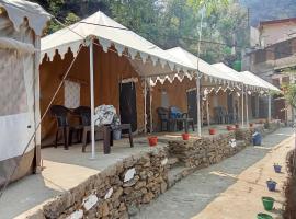 Bhoomi Camps Guptkashi，位于Gupta Kāshi的豪华帐篷