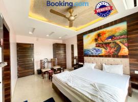 Hotel R - R Groups -Puri fully-air-conditioned-hotel near-sea-beach，位于普里的舒适型酒店