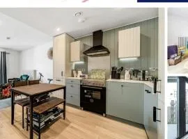 Kew garden, phenomenal ,1bd, optical fibre, carpark, cozy