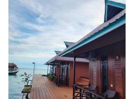 Miranda Cottage，位于Derawan Islands的酒店
