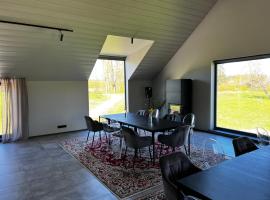 Aru Mõis，位于Patika的酒店