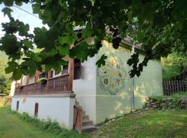 House "Krasný Svet" - Holidayfarm Natural Slovakia，位于Modrý Kameň的家庭/亲子酒店