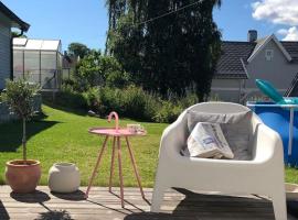 Koselig hus med stor og solrik hage，位于利勒哈默尔的宠物友好酒店
