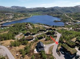 Holiday apartment close to Kjerag，位于Tjørhom的酒店