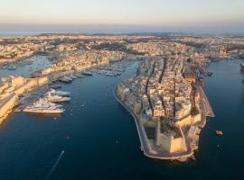 A Charming Townhouse in Senglea Overlooking Valletta's Grand Harbour，位于森格莱阿的酒店