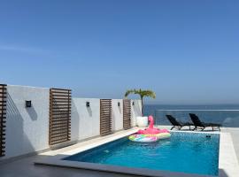 Seascape Villa，位于富查伊拉的带泳池的酒店