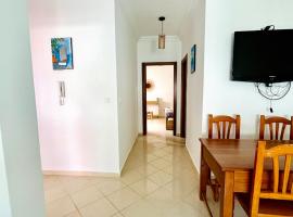 Appartement centre oued laou avec piscine été，位于拉乌的酒店