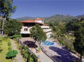 Sea Hawk - Luxury Hill Resort 4 mins from Bhimtal Lake