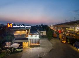 Swiss-Belexpress Rest Area KM. 19 Cikampek，位于Cikunir Satu的酒店