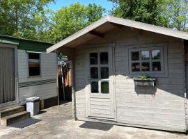 Mobile Home Holle Poarte Makkum，位于玛库姆的酒店