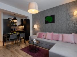 Airport Rin Nord Residence Apartment - Self check-in，位于奥托佩尼的带泳池的酒店