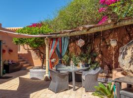 Casa de la Roca - A Beautiful 2 Bed/2 Bath Detached Villa，位于阿尔么丽亚的酒店
