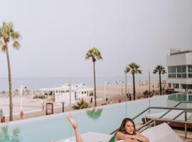 C&aacute;diz Bah&iacute;a by QHotels，位于加的斯的海滩酒店