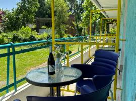 Lelle Beach Club，位于巴拉通雷勒的酒店