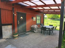 Stuga på landet，位于Asarum的酒店