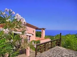 Casa Pizzenni Comfortable holiday residence