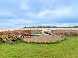 Away at Moose Bay Breezy Point Gem with Game Room，位于Breezy Point的酒店