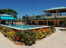 Iguana Beach House Belize，位于Sarteneja的乡村别墅