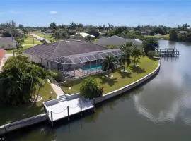 Cape Coral Gulf-Access Gem Villa