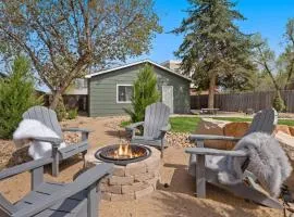 Spirit of the Rockies - Private Backyard & Hot Tub