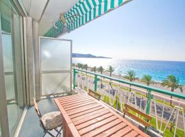 Luxury Sea Front Condo Milord，位于尼斯的酒店
