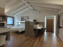 奇尼农庄住宿加早餐旅馆，位于Povoletto的酒店