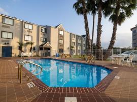 Motel 6-McAllen, TX - East，位于麦卡伦的酒店
