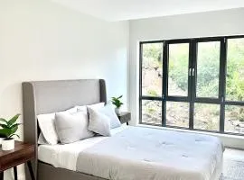 Luxury Modern Apartment in Heart of Quincy