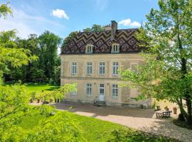 Écrin exclusif au sein d'un château en Bourgogne，位于Bretenière的酒店